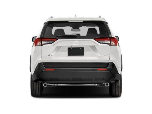 Used 2022 Toyota RAV4 LE image 5