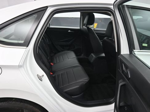 Used 2024 Volkswagen Jetta SE FWD image 37