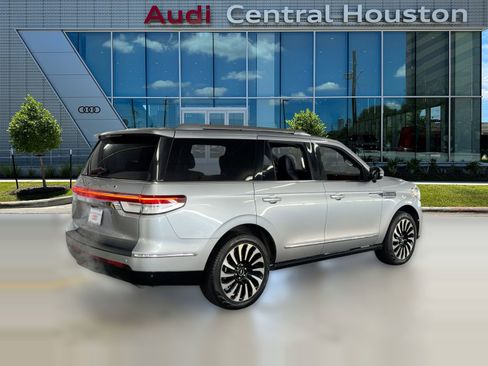 Used 2022 Lincoln Navigator Black Label image 9