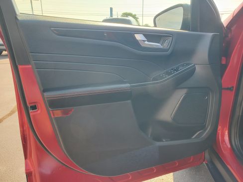 Used 2024 Ford Escape ST-Line w/ Tech Pack #1 AWD/4WD image 10