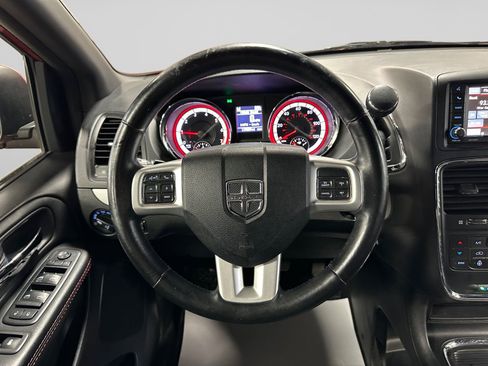 Used 2015 Dodge Grand Caravan R/T w/ Driver Convenience Group FWD image 18