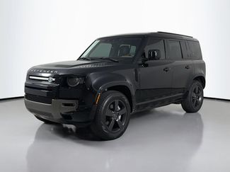 Used 2024 Land Rover Defender 110 X-Dynamic SE AWD/4WD video 1