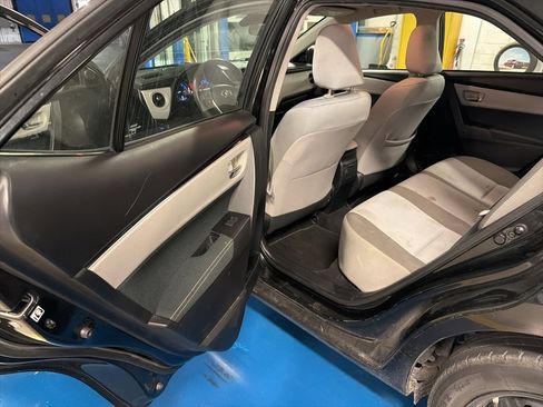 Used 2017 Toyota Corolla LE image 9