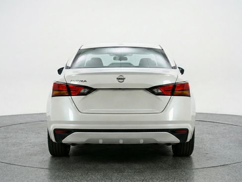 Used 2025 Nissan Altima 2.5 SV image 7