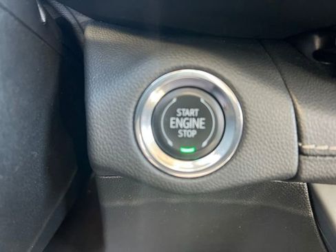 Used 2023 Buick Envision Essence image 29