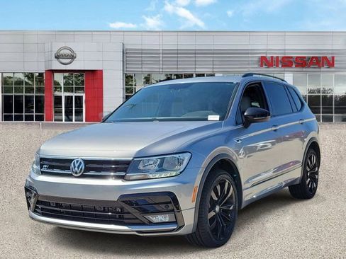 Used 2021 Volkswagen Tiguan SE R-Line FWD image 3
