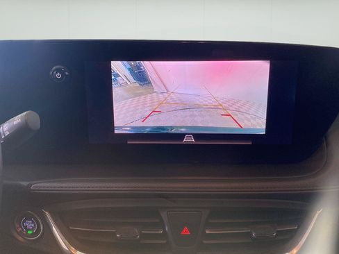 Used 2024 Buick Encore GX Sport Touring FWD image 19