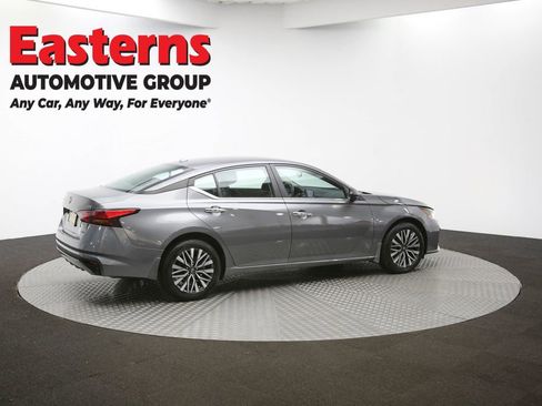 Used 2024 Nissan Altima 2.5 SV AWD/4WD image 41