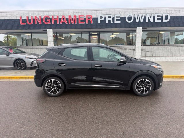 Used 2023 Chevrolet Bolt EUV Premier w/ Sun & Sound Package FWD image 5