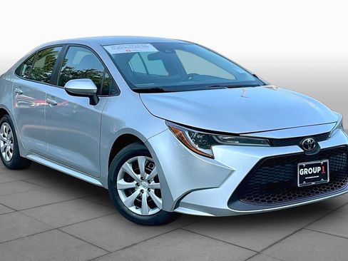 Certified 2022 Toyota Corolla LE FWD image 3