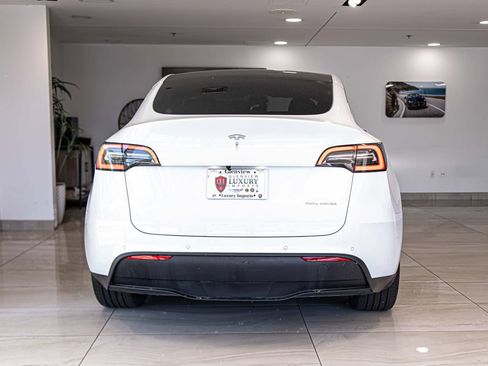 Used 2021 Tesla Model Y Long Range AWD/4WD image 14