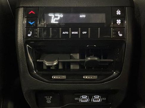 Used 2023 Jeep Grand Cherokee L Limited w/ Luxury Tech Group II AWD/4WD image 36