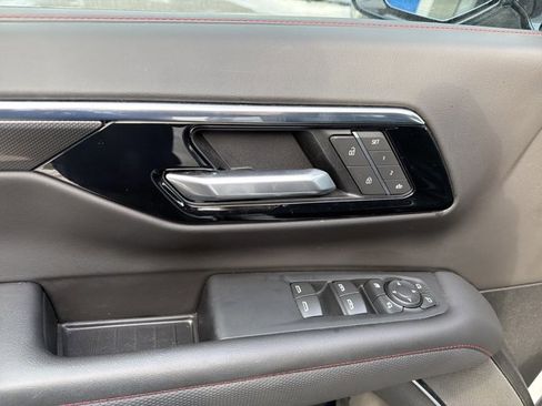 Used 2025 Chevrolet Suburban RST w/ Comfort Package image 15