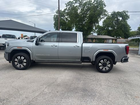 Used 2024 GMC Sierra 2500 Denali Ultimate AWD/4WD image 10