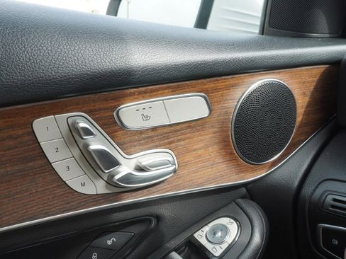 Used 2022 Mercedes-Benz GLC 300 image 13