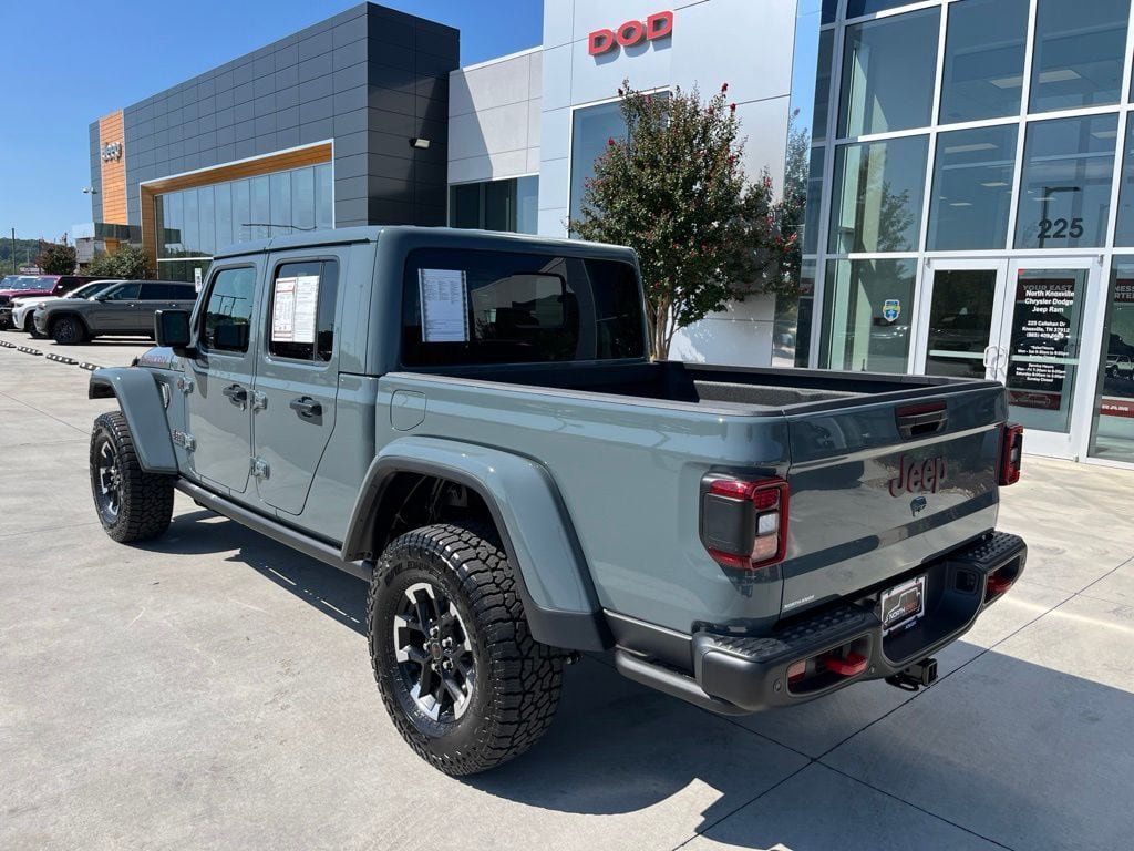 Used 2026 Jeep Gladiator Rubicon AWD/4WD image 18