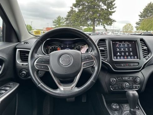 Used 2021 Jeep Cherokee Latitude Lux w/ Comfort/Convenience Group AWD/4WD image 17
