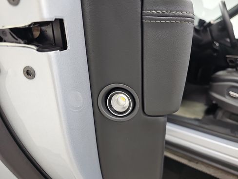 Used 2024 Rivian R1S Adventure AWD/4WD image 32