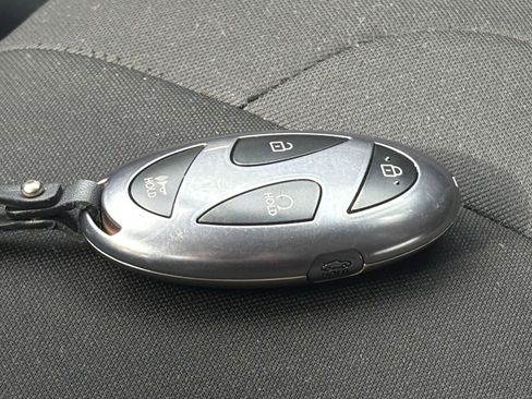 Used 2025 Hyundai Elantra SEL image 22