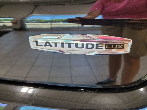 Used 2024 Jeep Compass Latitude AWD/4WD image 13