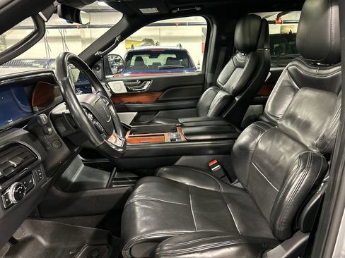 Used 2020 Lincoln Navigator L Reserve w/ Luxury Package AWD/4WD image 10