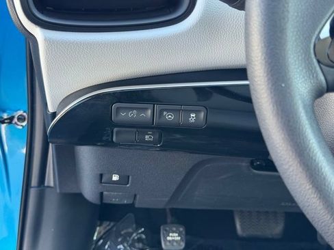 Used 2020 Toyota Prius LE AWD/4WD image 20
