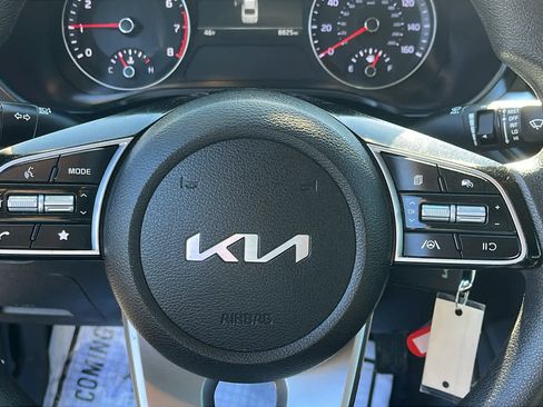 Used 2024 Kia Forte LXS image 11