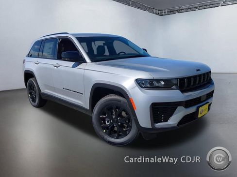 New 2026 Jeep Grand Cherokee Altitude AWD/4WD image 1