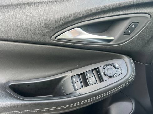 Used 2024 Buick Encore GX Sport Touring FWD image 12