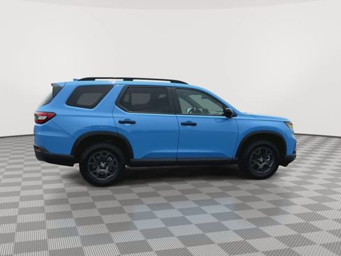 Used 2024 Honda Pilot TrailSport image 9