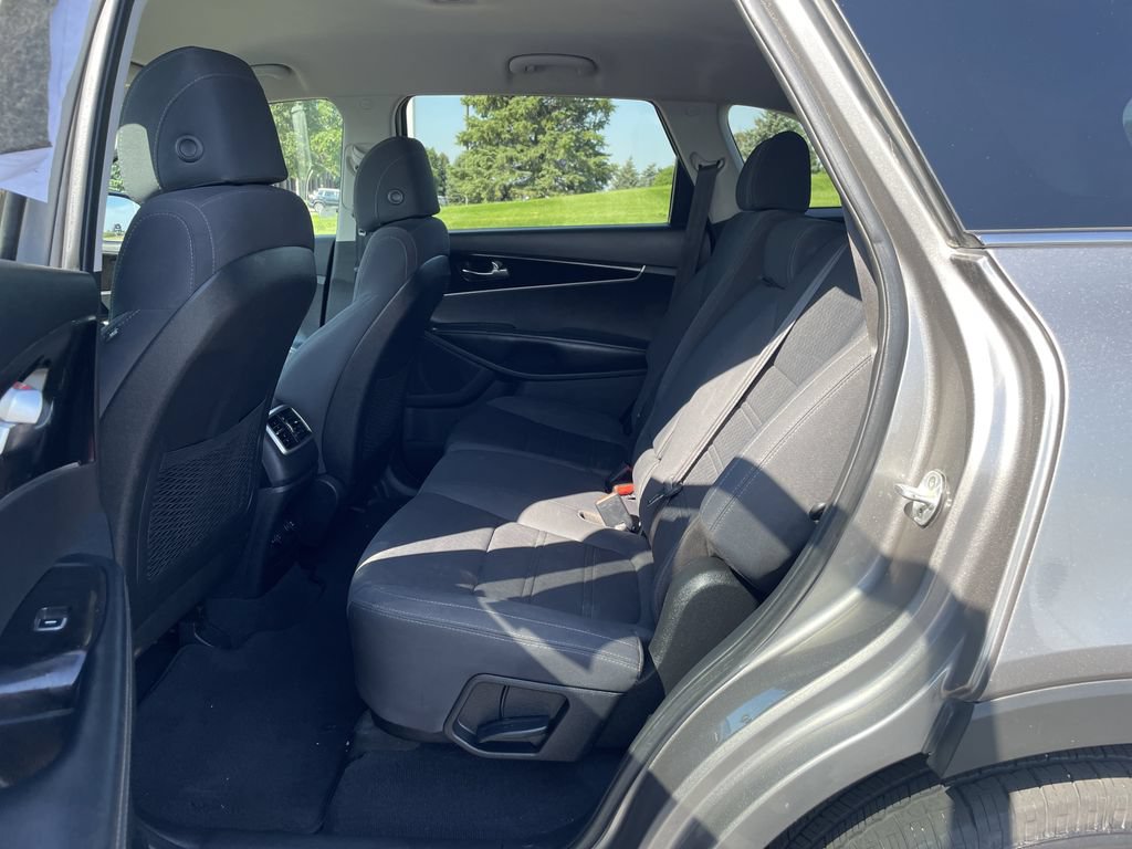 Used 2017 Kia Sorento AWD image 21
