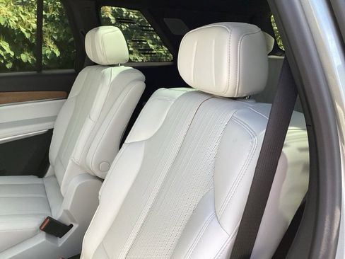 New 2026 Cadillac Vistiq Luxury w/ LPO, Floor Liner Package image 11