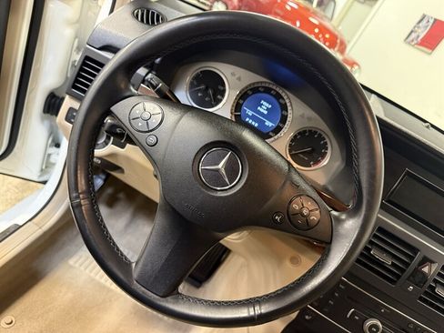 Used 2012 Mercedes-Benz GLK 350 4MATIC image 19