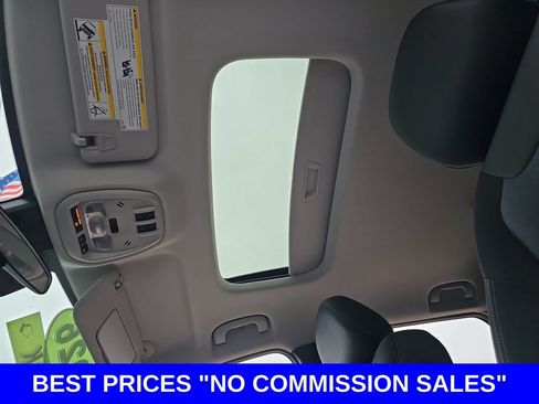 New 2026 Chevrolet Trax LT w/ Sunroof Package FWD image 29