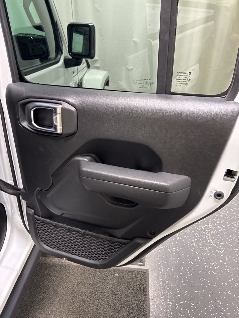 Used 2023 Jeep Gladiator Sport AWD/4WD image 26