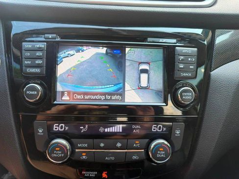 Used 2016 Nissan Rogue SL FWD image 34