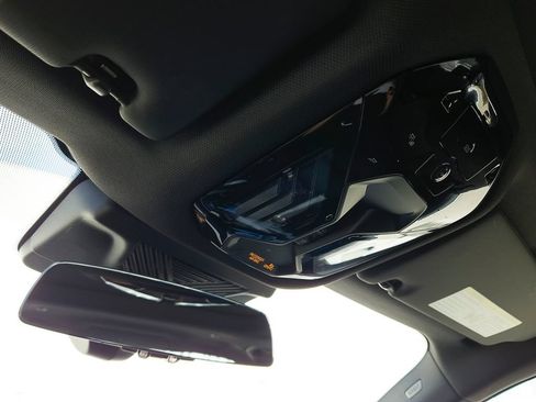 Used 2026 BMW i5 eDrive40 w/ Premium Package RWD image 14