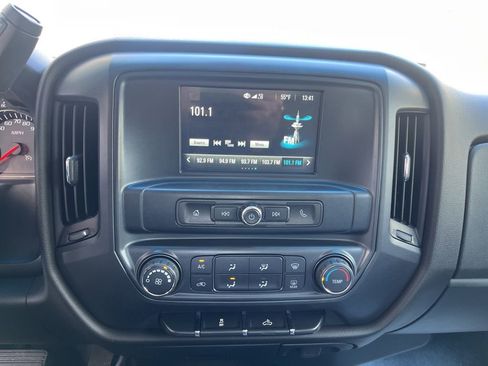 Used 2018 Chevrolet Silverado 1500 Custom w/ Custom Value Package AWD/4WD image 18