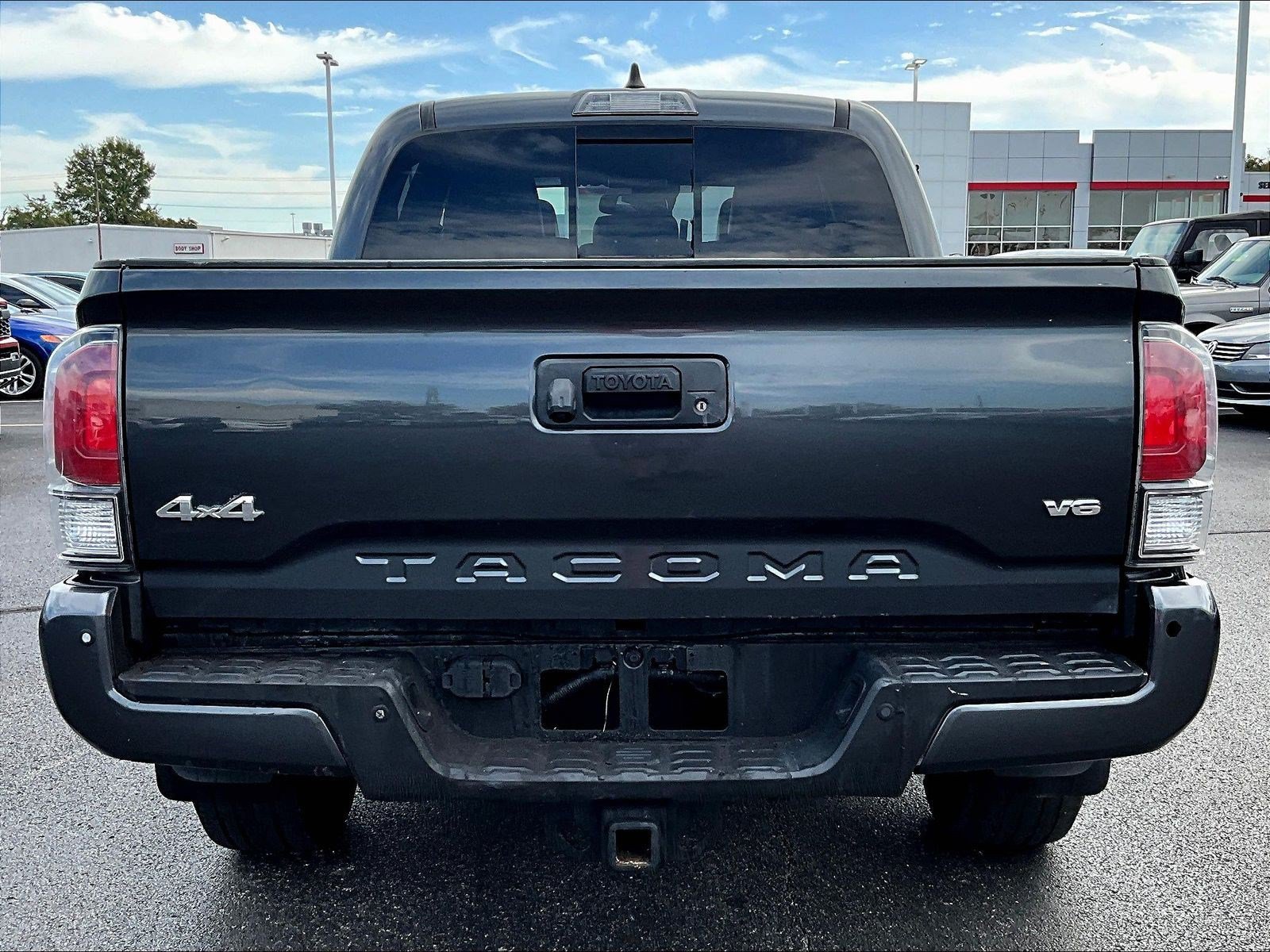 Used 2021 Toyota Tacoma Limited AWD/4WD image 5