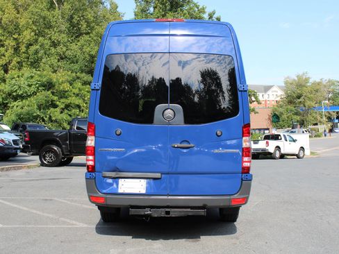 Used 2014 Mercedes-Benz Sprinter 2500 image 7