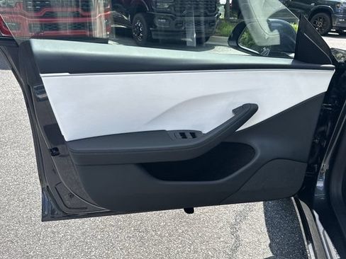 Used 2025 Tesla Model 3 Long Range RWD image 11