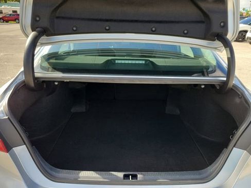 Used 2024 Toyota Camry SE image 10