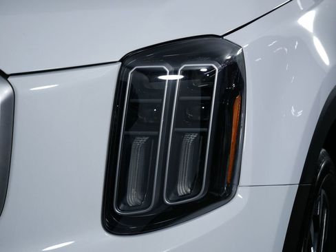 Certified 2025 Kia Telluride SX image 11