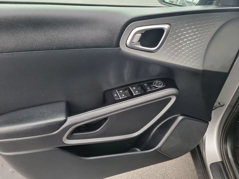 Used 2022 Kia Soul LX w/ Technology Package FWD image 25