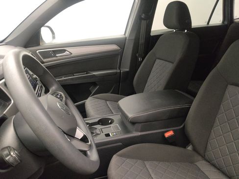 Used 2020 Volkswagen Atlas Cross Sport S image 17