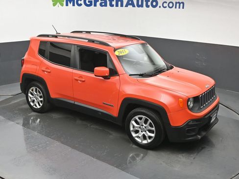 Used 2015 Jeep Renegade Latitude FWD image 3