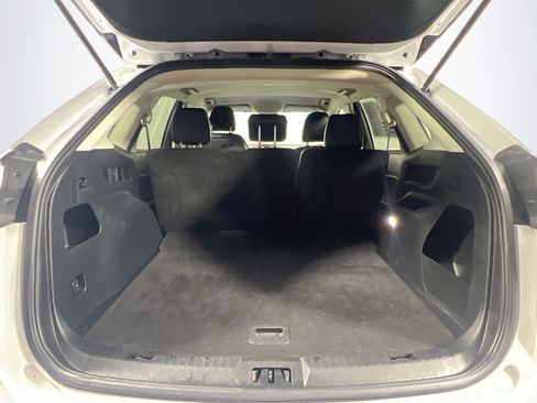 Used 2020 Ford Edge SE image 34