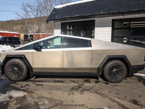 Used 2024 Tesla Cybertruck AWD Crew Cab image 3