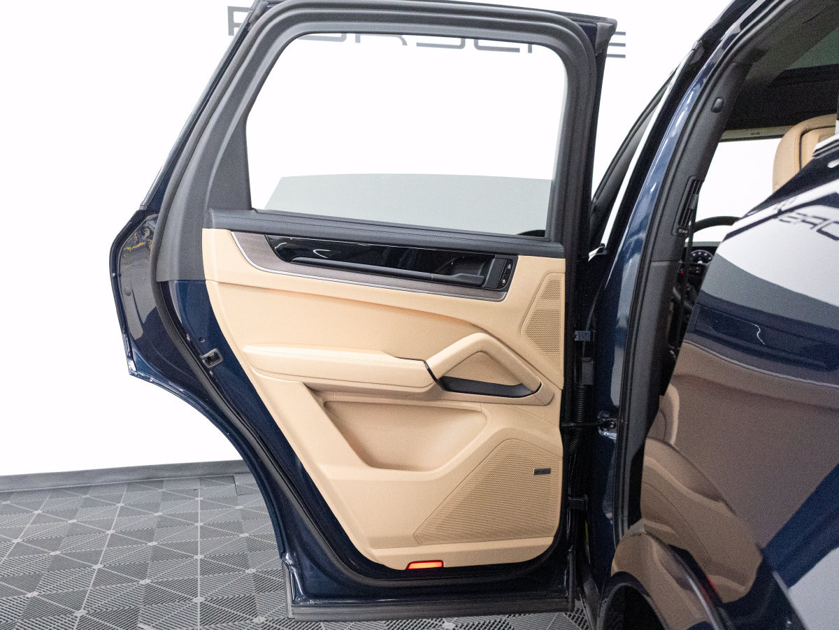 Certified 2026 Porsche Cayenne S AWD/4WD image 30