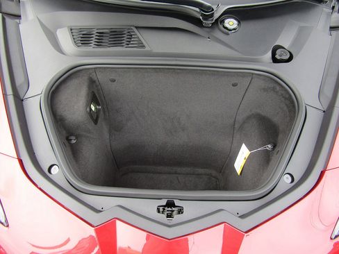 Used 2022 Chevrolet Corvette Stingray Preferred Cpe w/ Z51 Performance Package RWD image 22